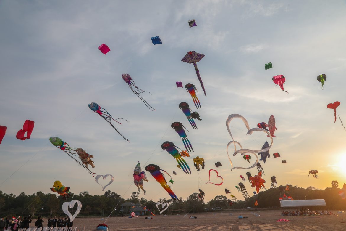 มหกรรมว่าวสุราษฎร์ธานี Kite Festival Surat Thani