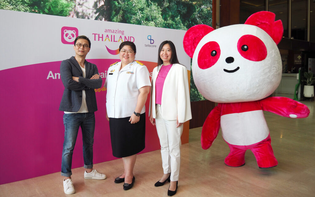 จากซ้าย: อมรเทพ ฉิมพลีนภานนท์ Co-Founder & COO TellScore, ปาริชาต บุญคล้าย ผู้อำนวยการฝ่ายโฆษณาและประชาสัมพันธ์ ททท.และศิริภา จึงสวัสดิ์ CEO foodpanda ประเทศไทย
