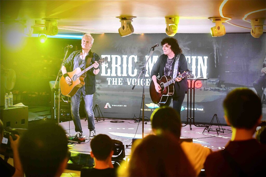The-Ultimate-Acoustic-Experience-Eric-Martin-Live-on-the-Chao-Phraya-3-1024x683.jpg